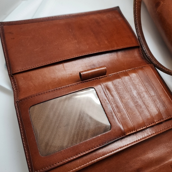 Dooney And Bourke Vintage Alto Executive Cognac Tote And Wallet - Picture 15 of 17